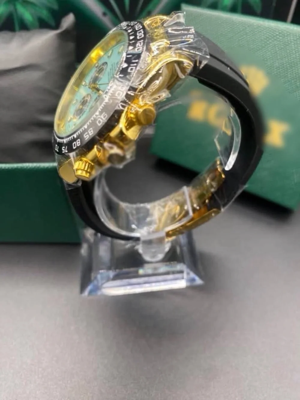Daytona CosmoGraph Turquoise Dial & Yellow Gold Case *Box Included*